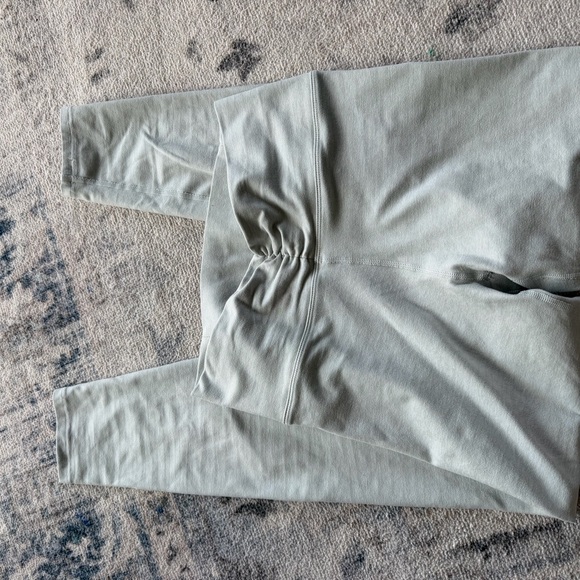 Vuori elevation ruched legging - Picture 2 of 3